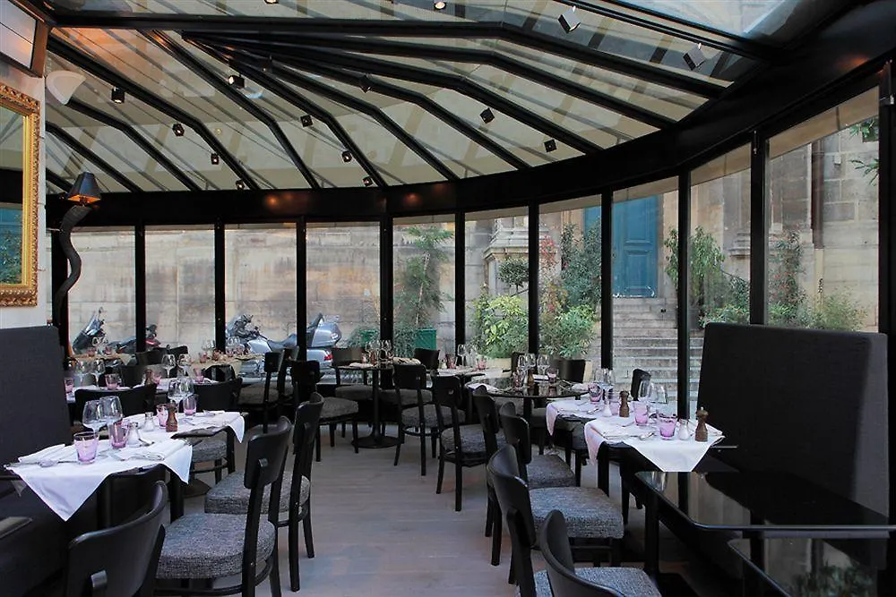Lumen Louvre 4* Parijs