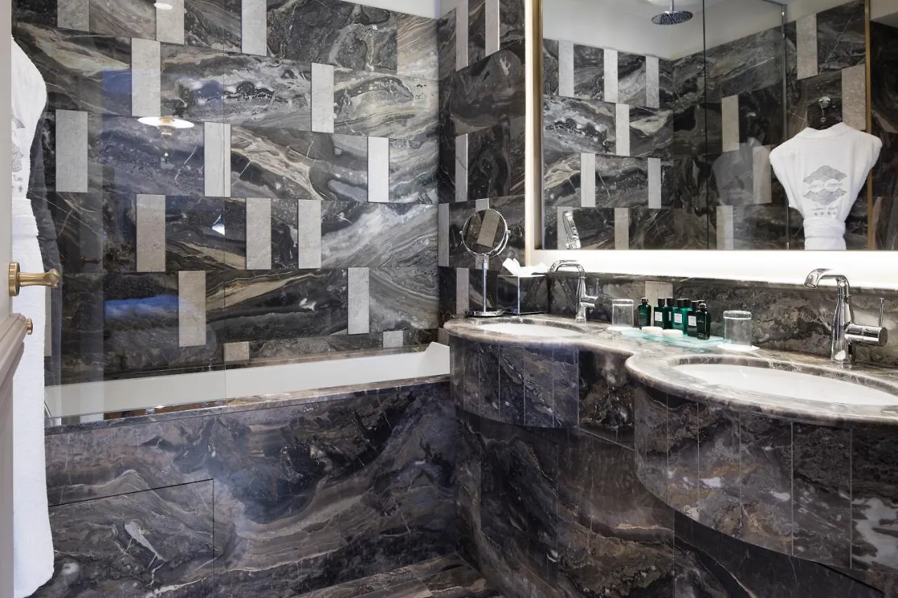 Hotel Lumen Louvre Parigi