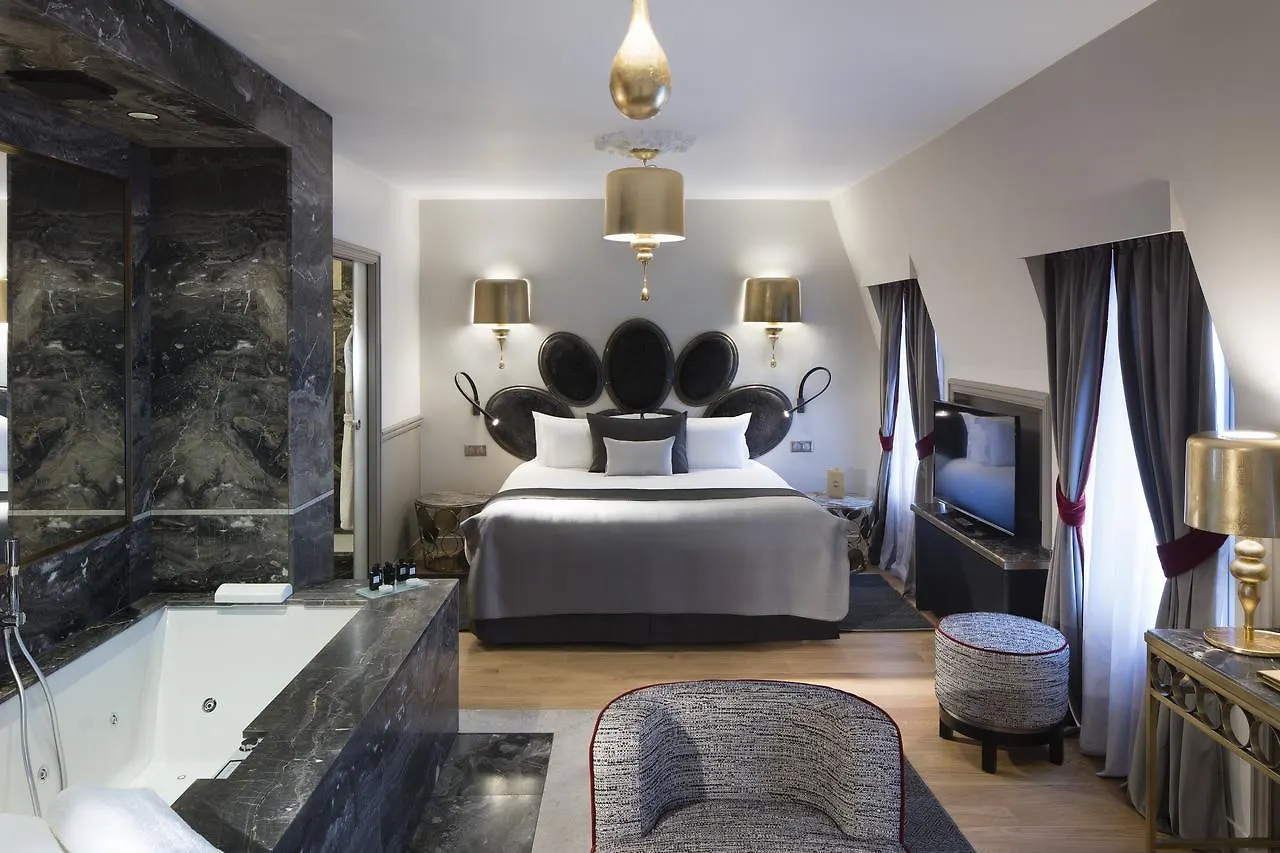 Hotel Lumen Louvre Parigi