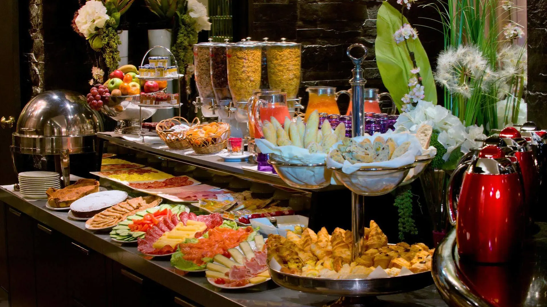 Lumen Louvre Hotel 4*