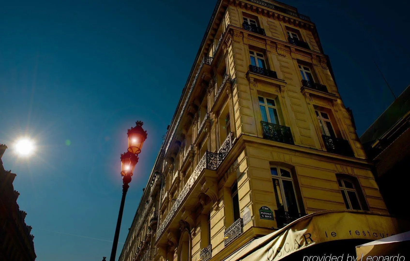 Lumen Louvre Hotel